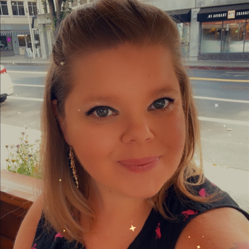 Meet your Posher, Stephanie